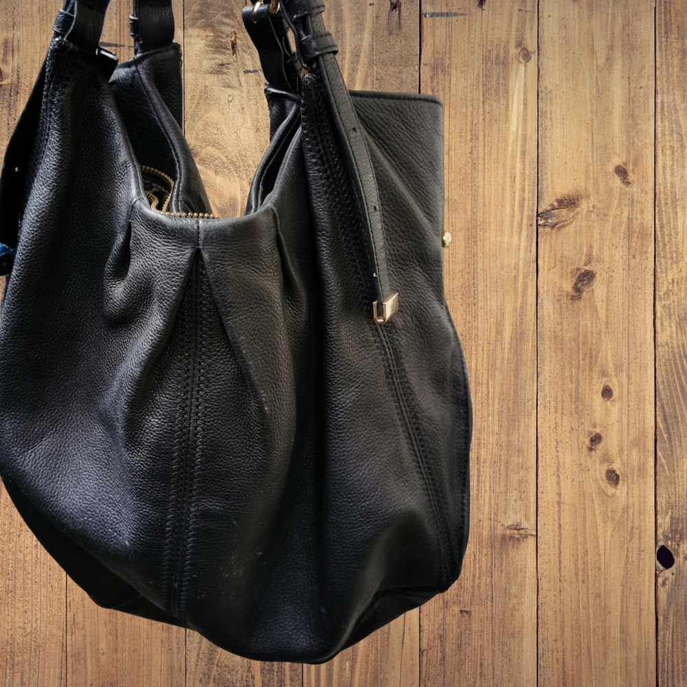 2/25$ Perlina Black Hobo Leather Bag with Slouchy Design